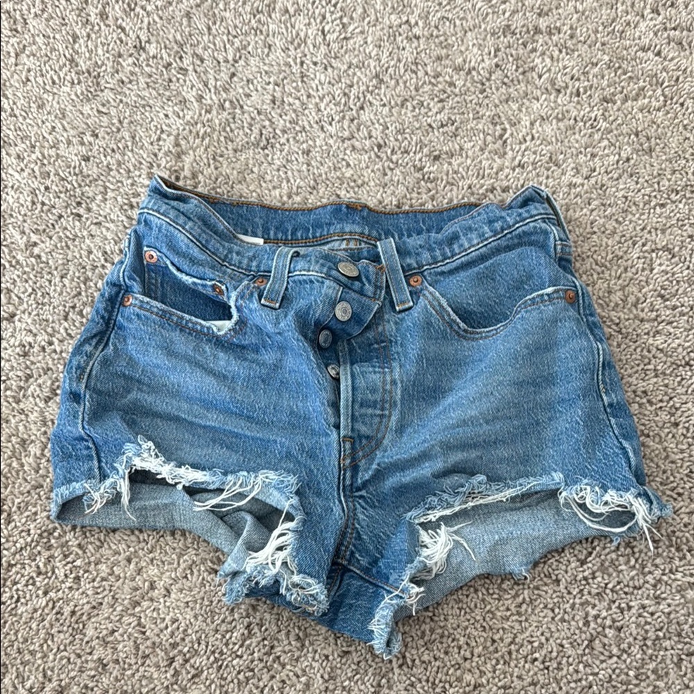 Levi’s Denim Distressed Women Shorts size 26 - Picture 2 of 4